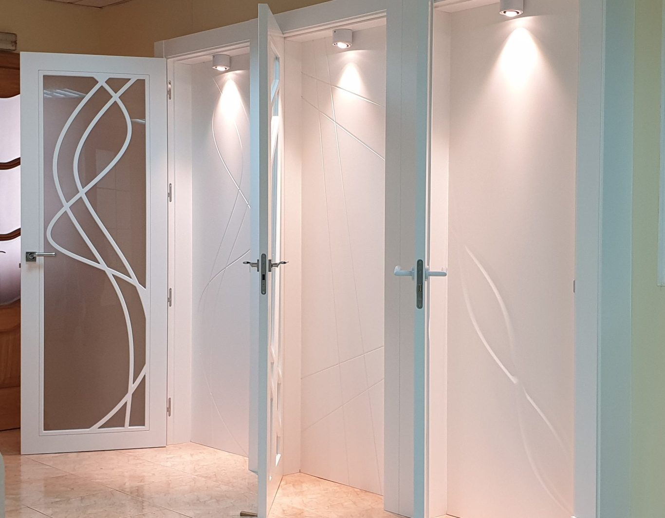 Show Room Puertas lacadas Diseños Especiales